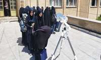شرکت دانش آموزان قمی در همایش روز باز فیزیک در دانشکده علوم پایه دانشگاه قم 